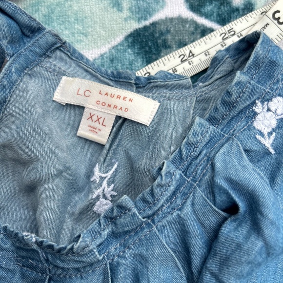 LC Lauren Conrad XXL Blue Floral Embroidered Pleated Top - Picture 5 of 5